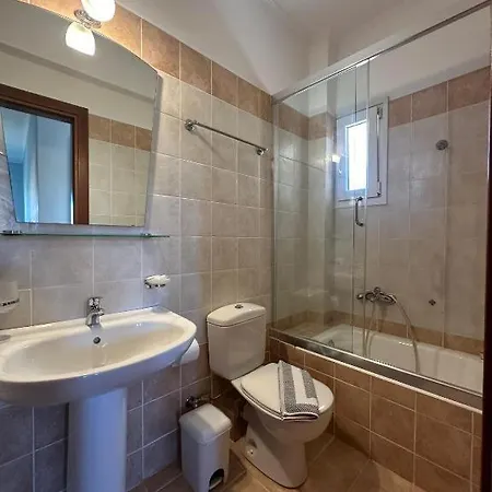 Porto Nirikos - Private Parking Apartment *